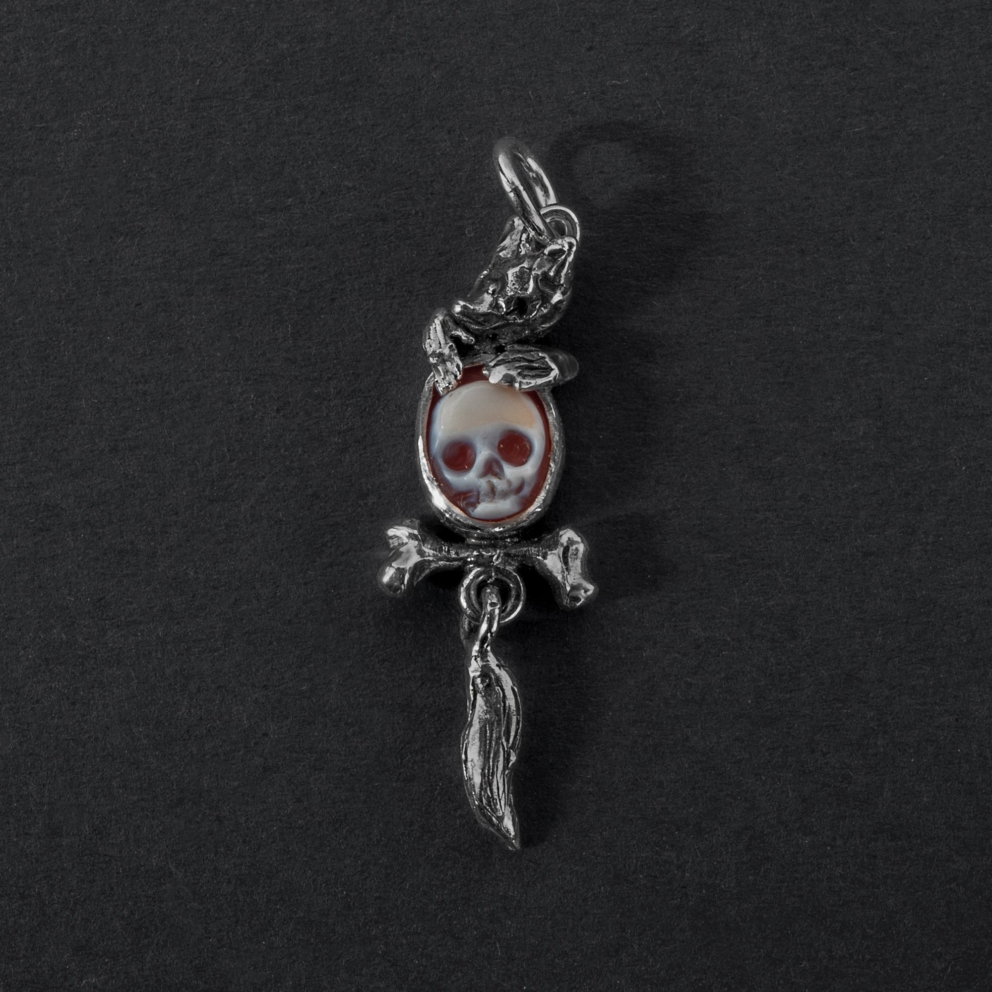 Cameo skull + fox pendant