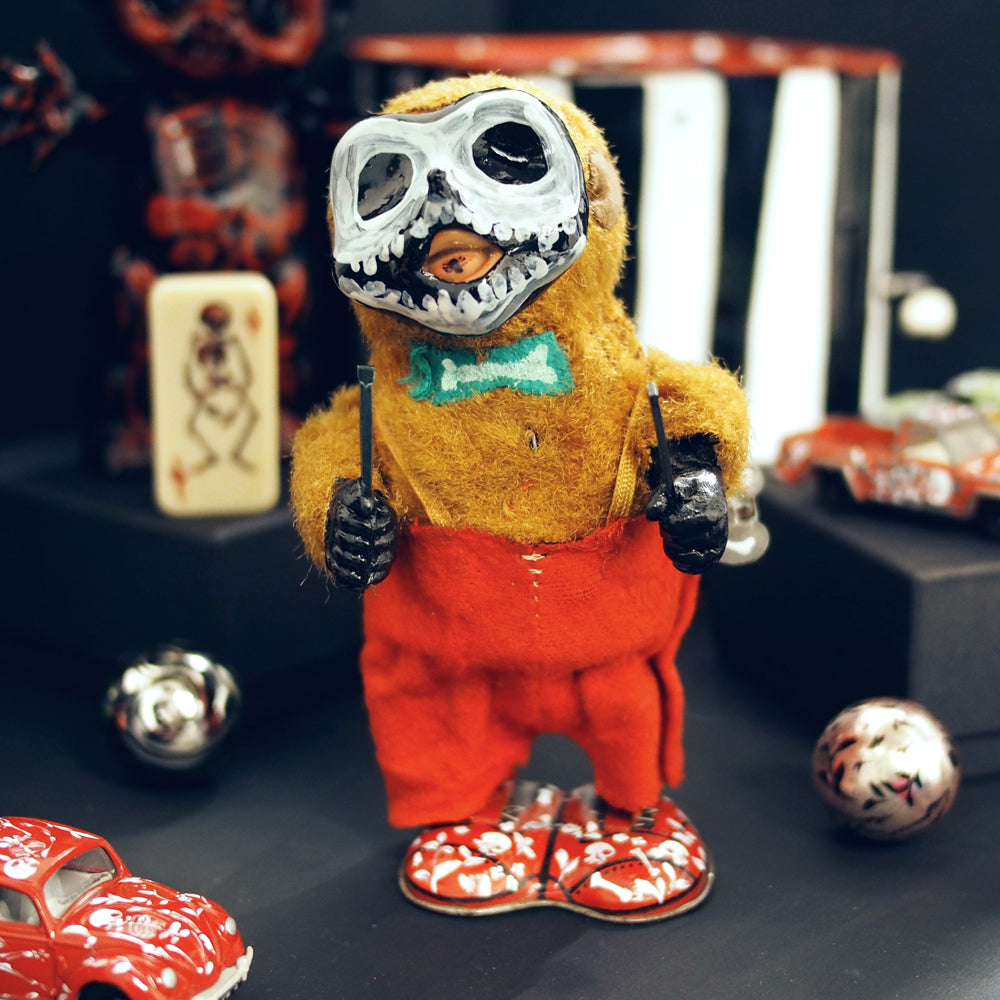 Wind-up tin monkey